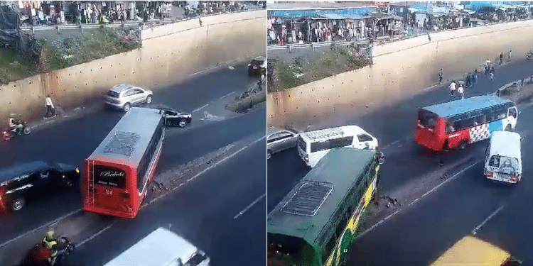 Exclusive: Standoff As Police Cock Guns After Confusion Along Outering Road Vehicles, Including Buses, Matatus, And Small Cars, Flagrantly Flout Traffic Rules. Photo/ The Kenya Times