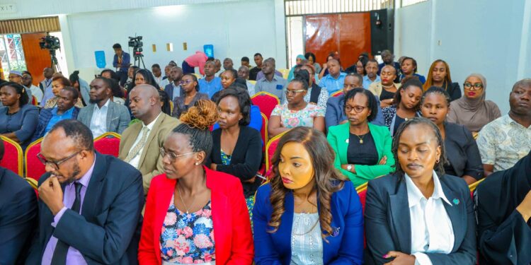 Duale Meeting Former Kwta Employees At The Kenya Meteorological Department (Kmd) Headquarters In Nairobi On Wednesday January 22, 