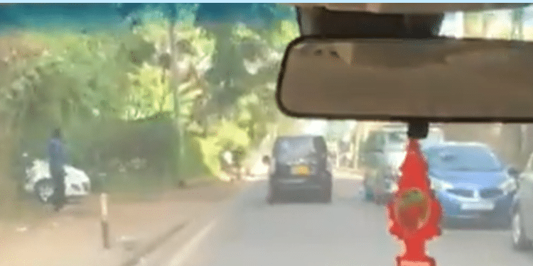 The Black Noah Car Driving Off After Escaping The Citi Hoppa Bus. Photo/ Screengrab.