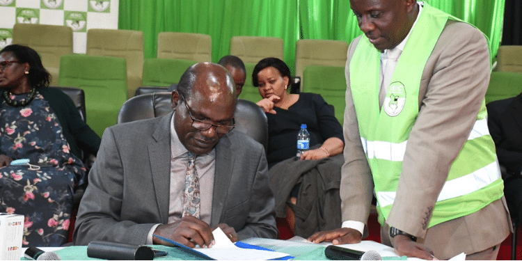 Ruto Leads Public Figures In Mourning Chebukati