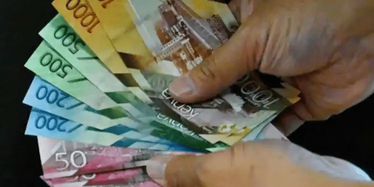 Updated List Of Interest Rates Announced By Banks In Kenya After Cbk’s Directive Someone Holding Kenya Banknotes File Photo/Pool
