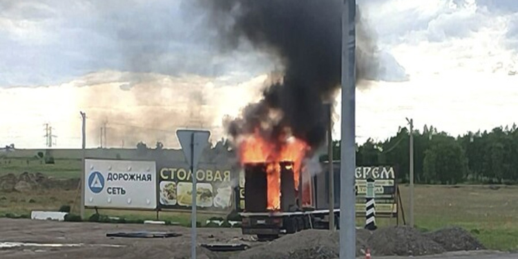 Zelenskyy Hits Putin’s Ryazan Oblast Oil Refinery Amid Energy Warfare