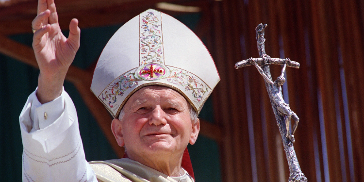 Pope Leo Xiv Surprised As Marco Rubio Gifts Him A Crystal Football