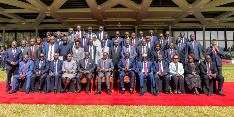 President William Ruto, Dp Kithure Kindiki And Prime Cs Musalia Mudavadi Pose For A Photo With The Council Of Governors. Photo/Cog.
